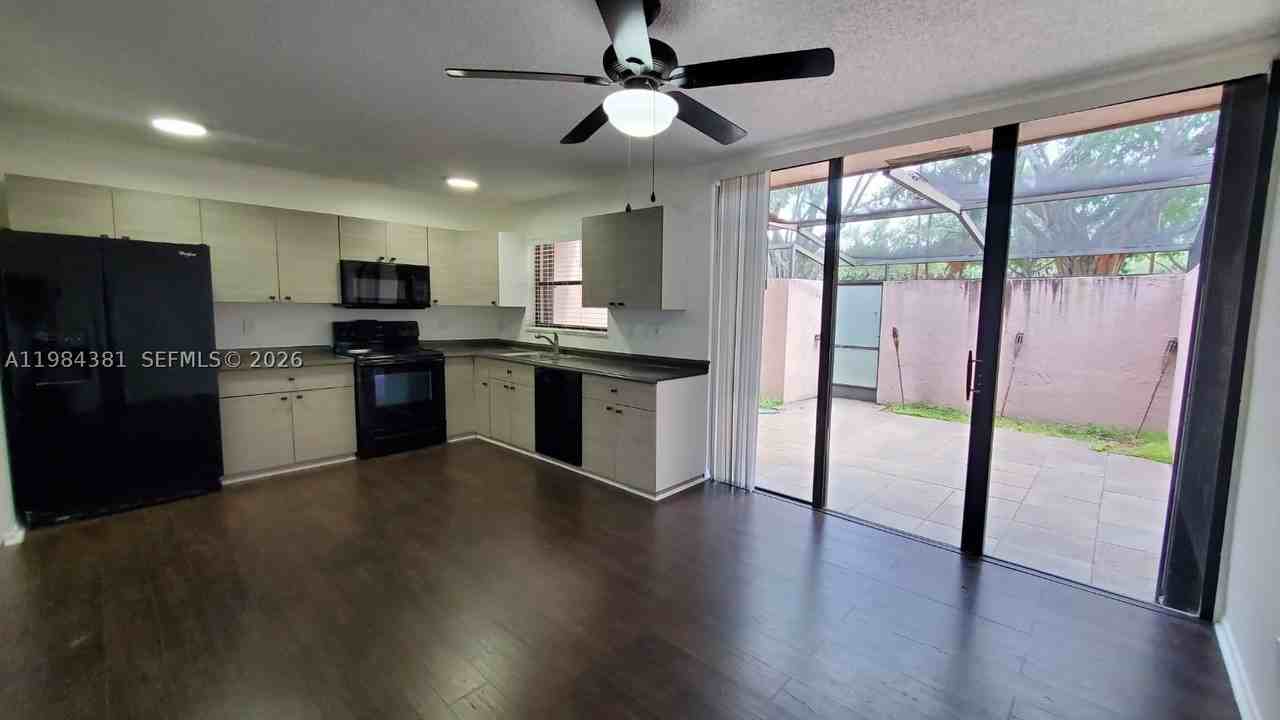 12266 Nw 10th St #0 - Photo 5 of 32