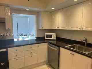 400 Leslie Dr #308 - Photo 7 of 28