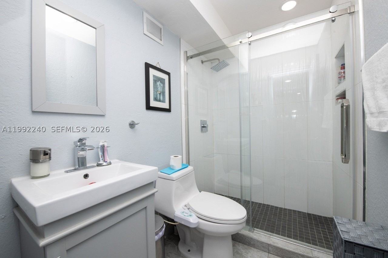 6200 Nw 44th St #109 - Photo 4 of 11