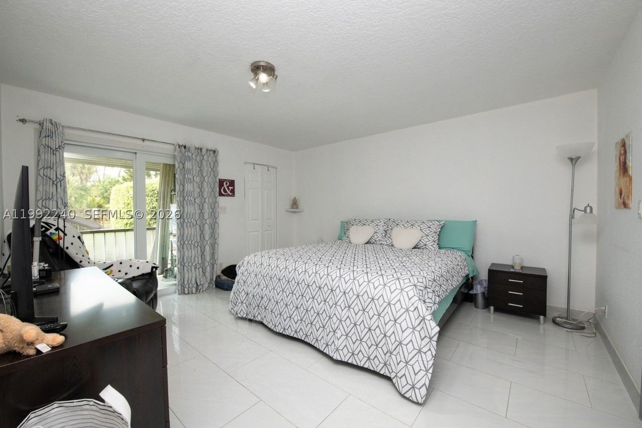6200 Nw 44th St #109 - Photo 5 of 11