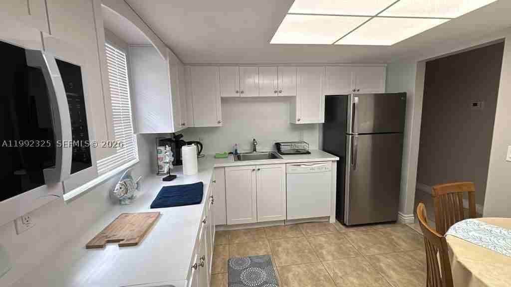 1120 Ne 24th Ave #2 - Photo 4 of 26