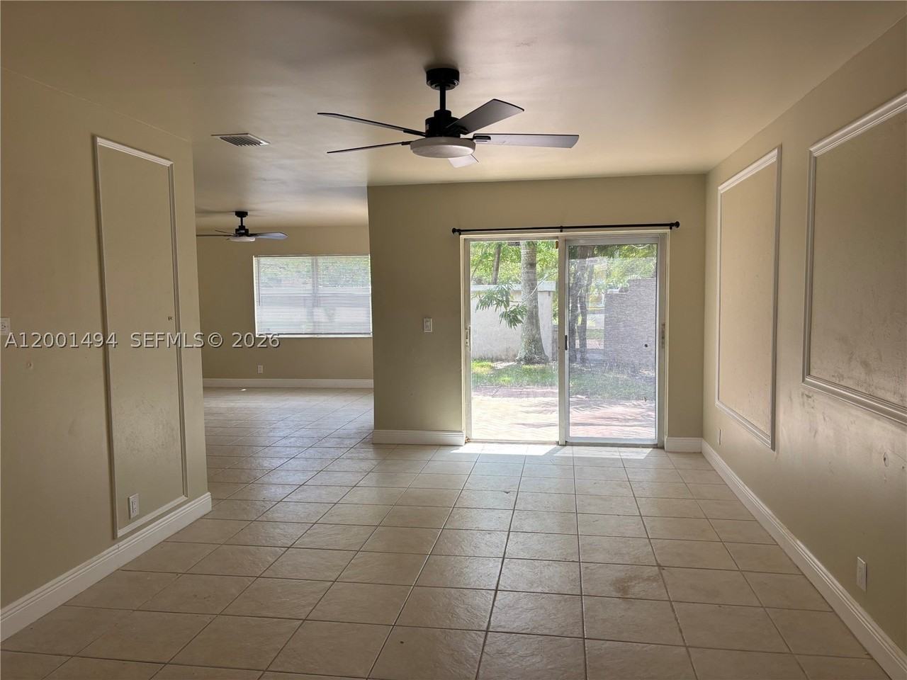 5450 Nw 94th Ter - Photo 6 of 32