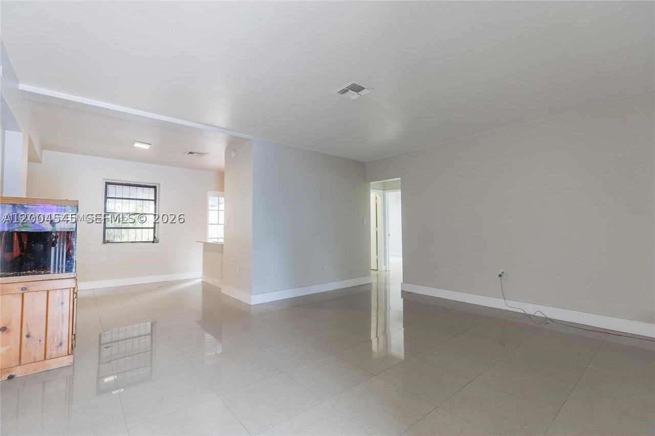 14601 Nw 10th Ave #1 - Photo 2 of 11