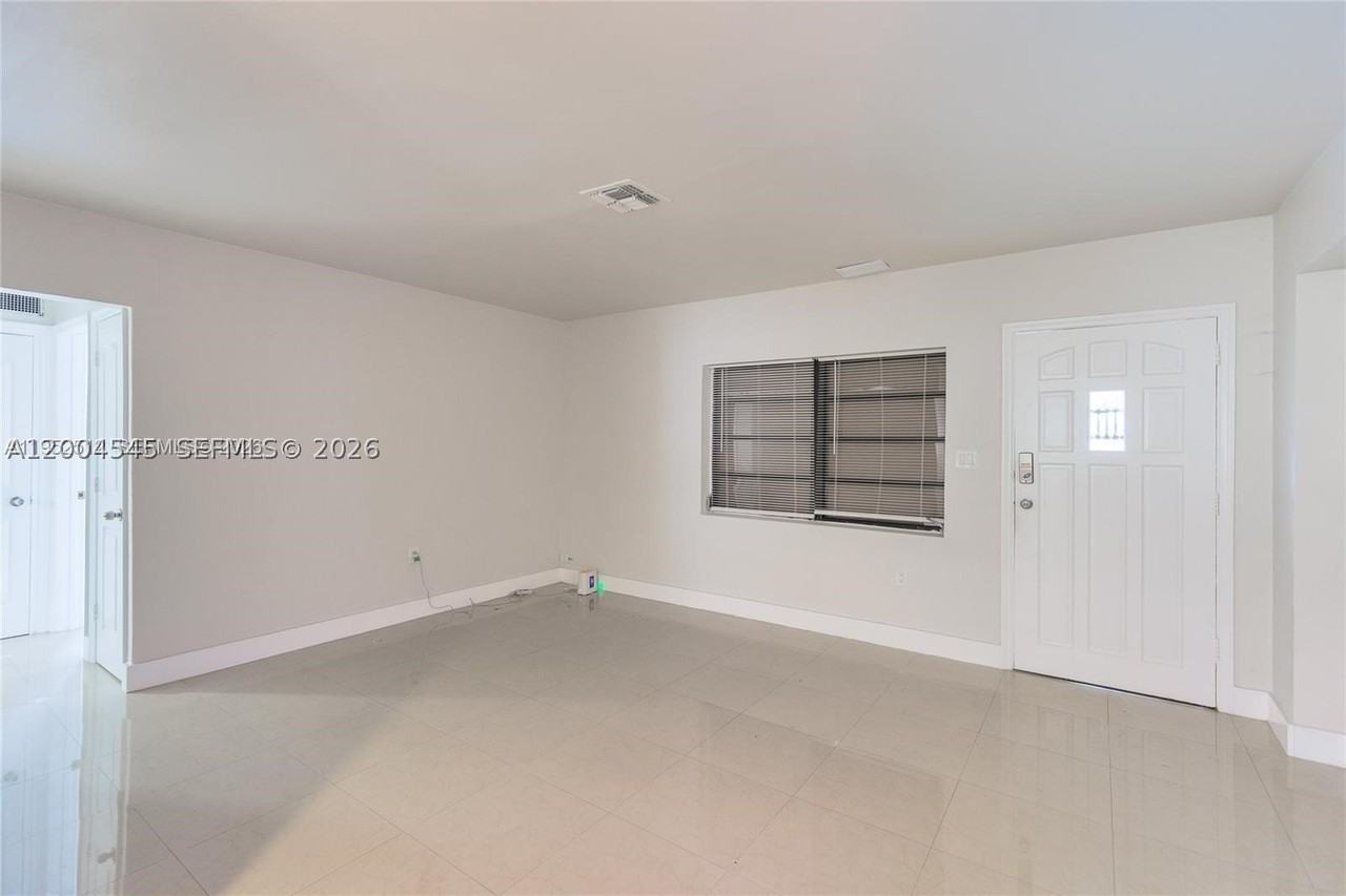14601 Nw 10th Ave #1 - Photo 3 of 11