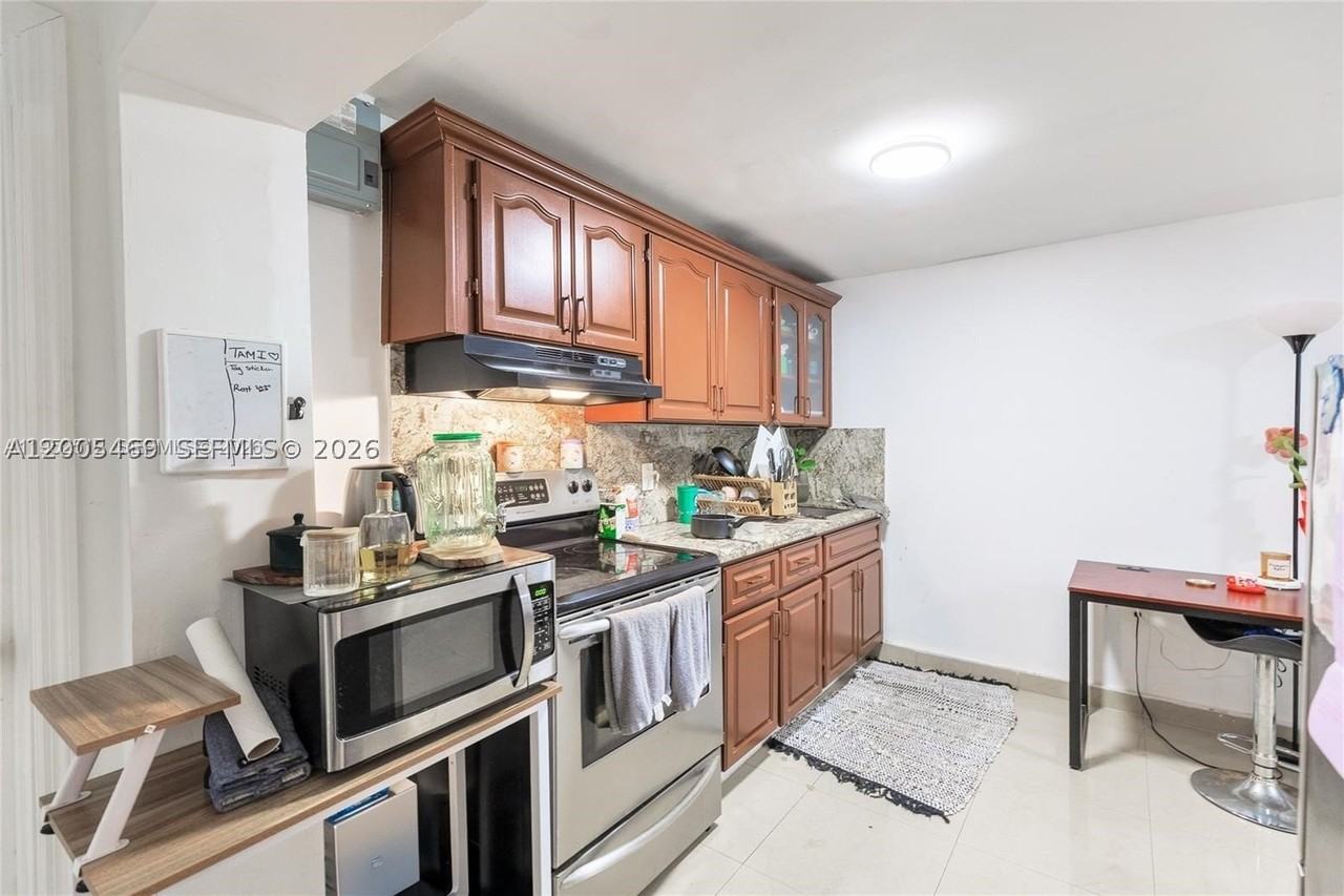 14601 Nw 10th Ave #2 - Photo 4 of 12