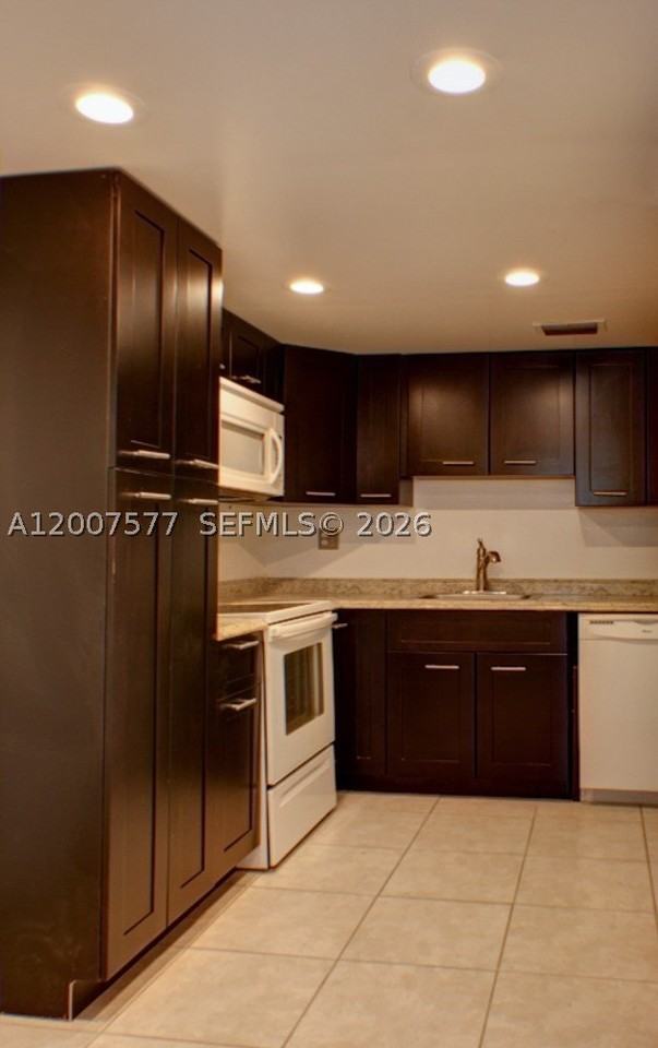 8020 Sw 17th Pl #3-5 - Photo 2 of 27
