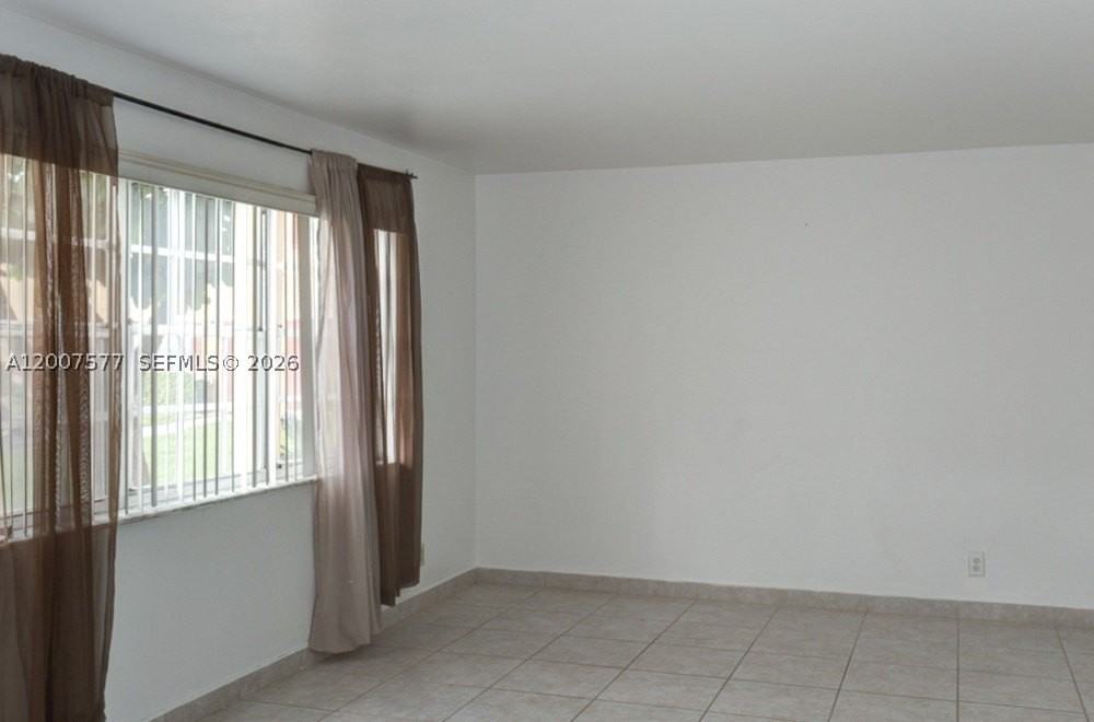 8020 Sw 17th Pl #3-5 - Photo 6 of 27