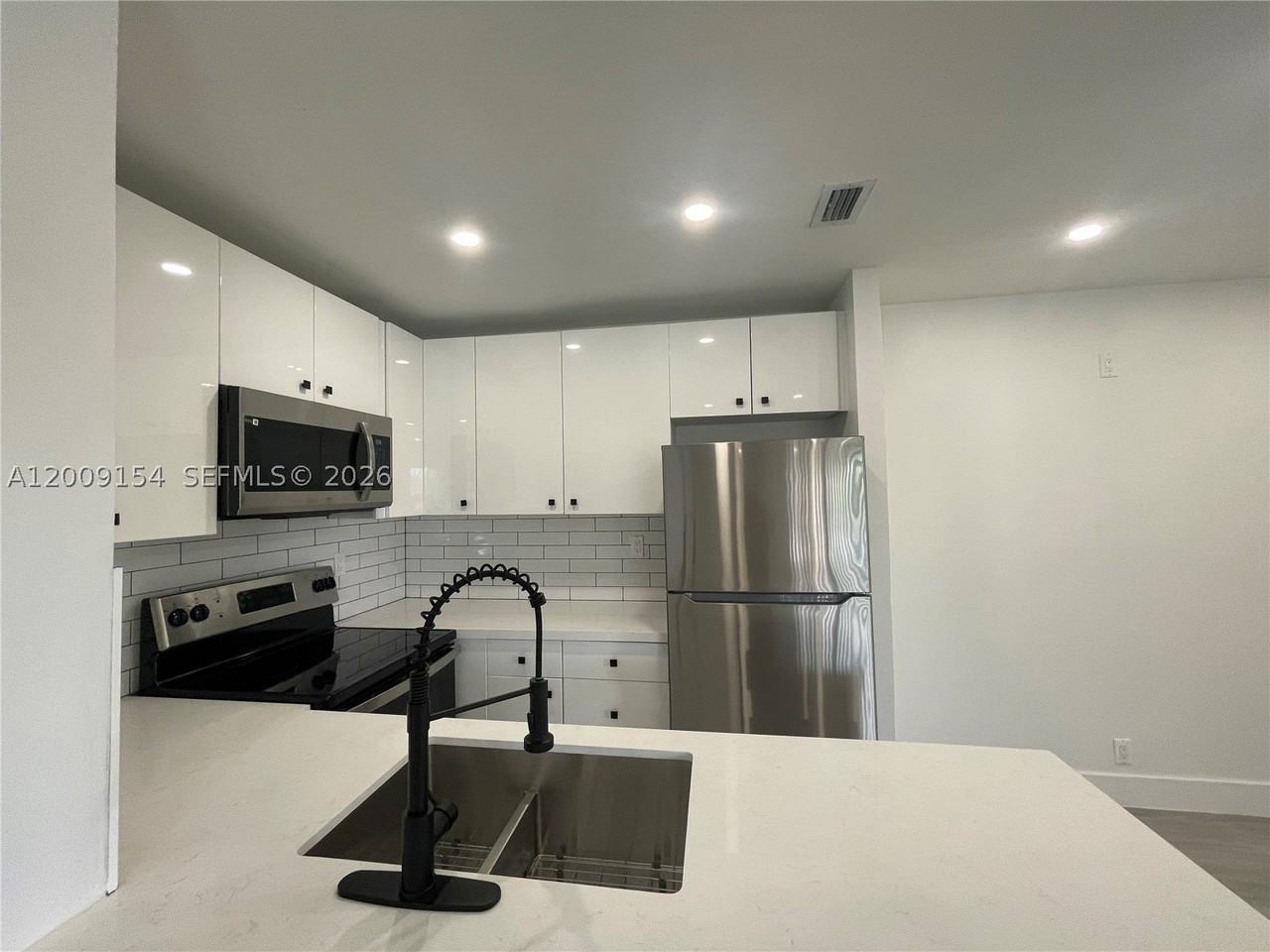10016 Winding Lake Rd #202 - Photo 5 of 23