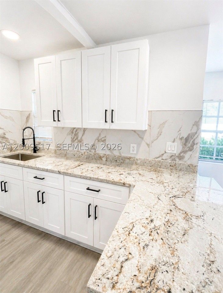 1121 Ne 2nd St #205 - Photo 4 of 14