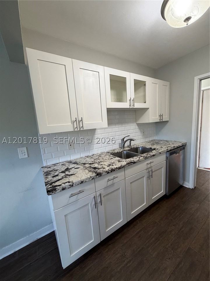 2591 Ne 55th Ct #202