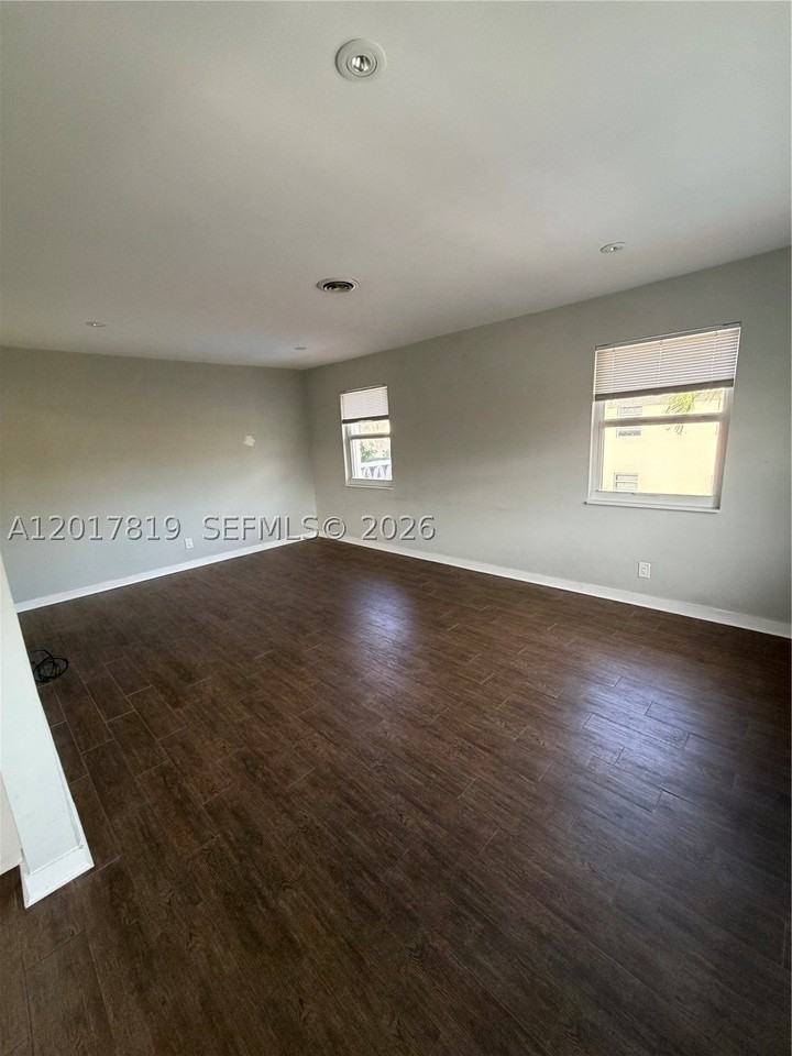 2591 Ne 55th Ct #202 - Photo 3 of 15