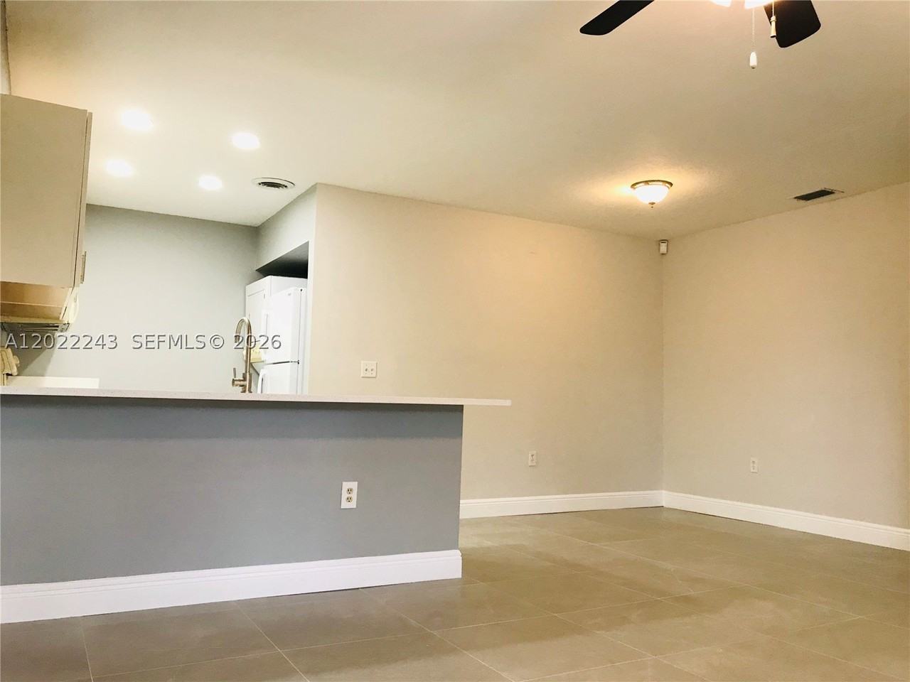 565 Nw 100th Pl #203 - Photo 3 of 10