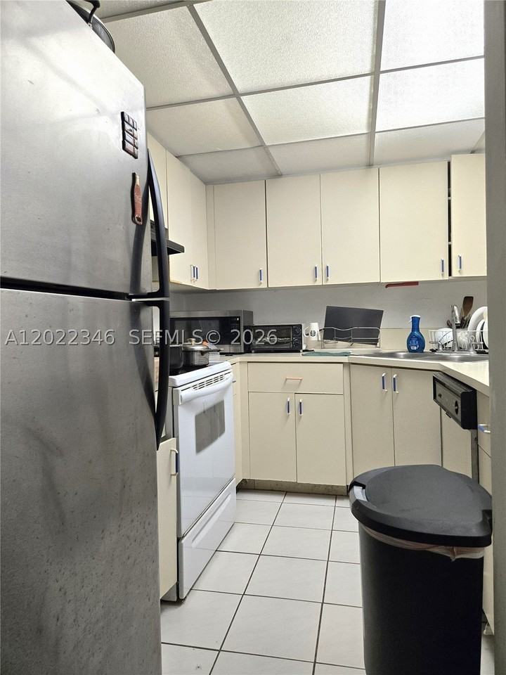 900 Sw 104th Ct #B108 - Photo 6 of 8