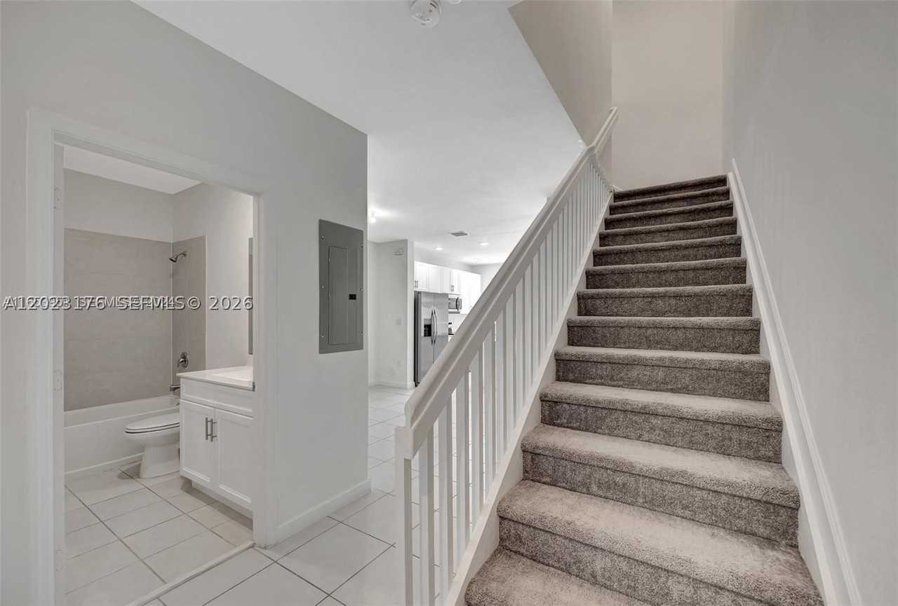 1857 Se 26th Ter - Photo 7 of 25