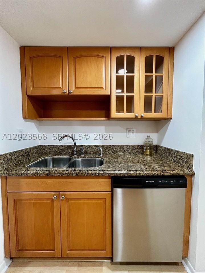 7451 Nw 16th St #304 - Photo 5 of 50
