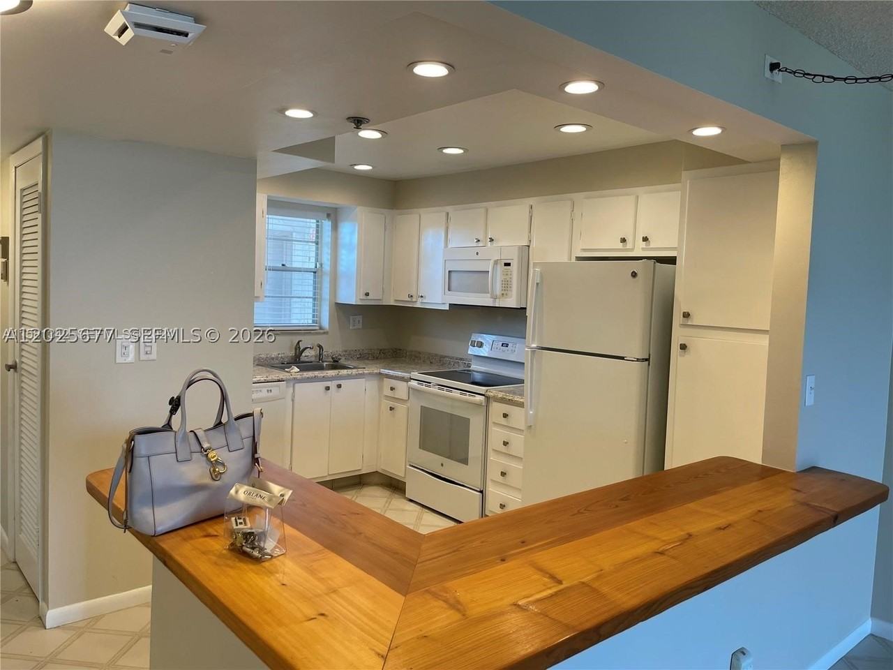 3100 W Rolling Hills Cir #502