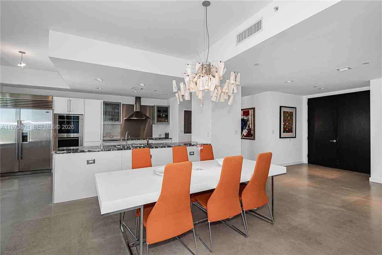 6101 Aqua Ave #702 - Photo 5 of 8