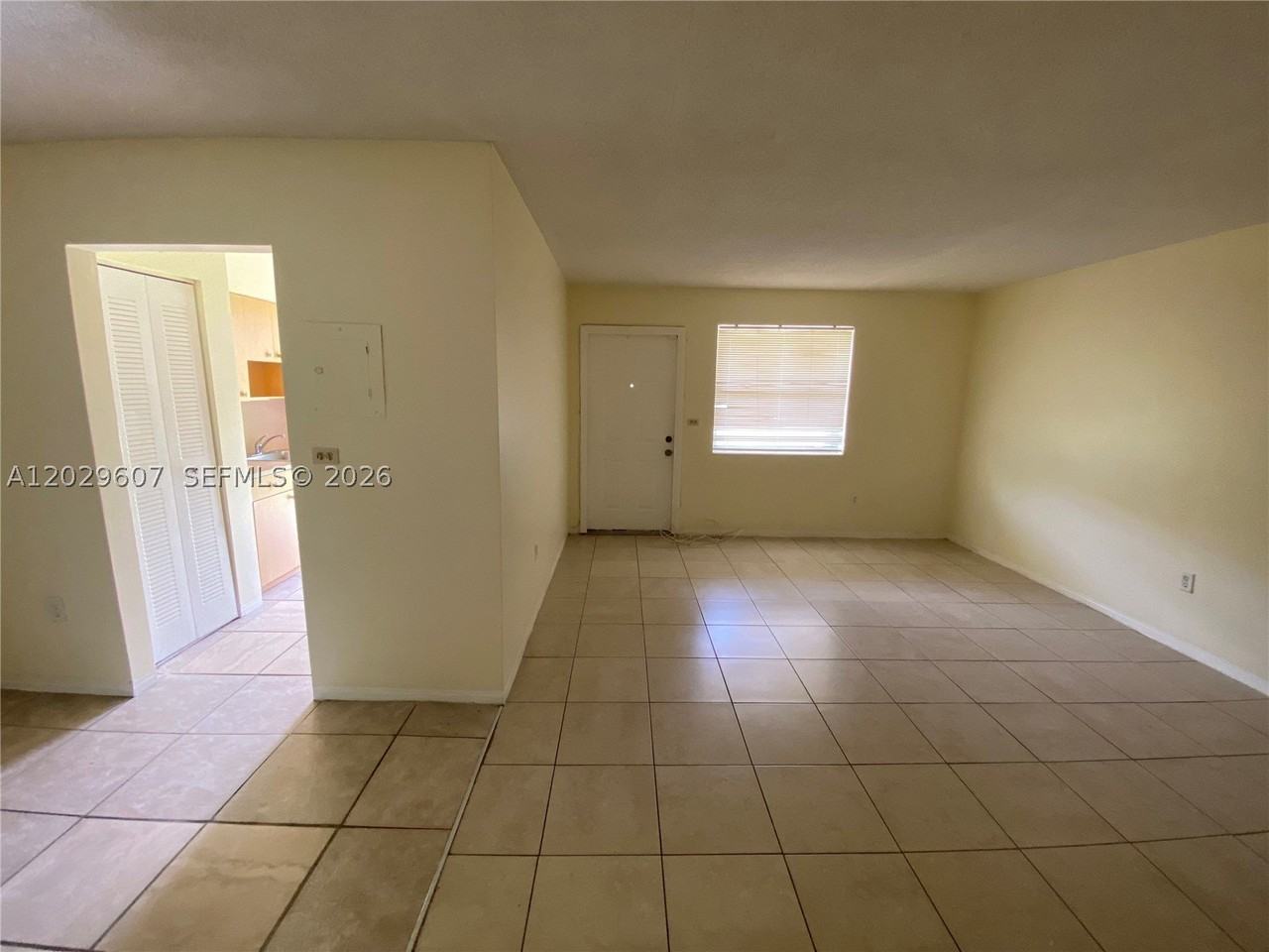 2400 Ne 188th St #2404 - Photo 3 of 11
