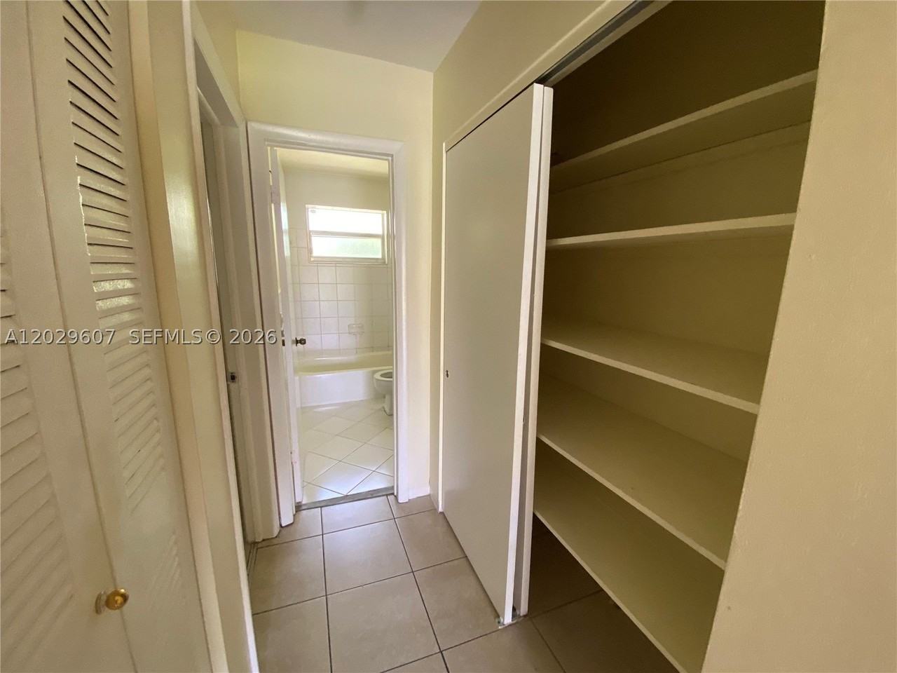 2400 Ne 188th St #2404 - Photo 4 of 11