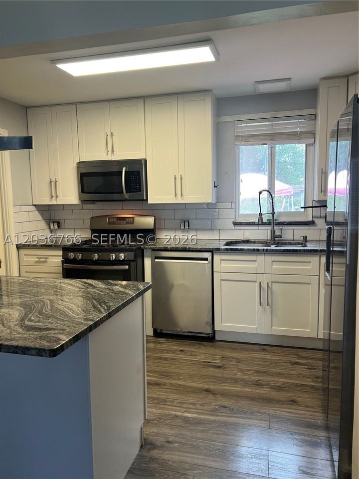241 Sw 3rd Ter #0 - Photo 2 of 3