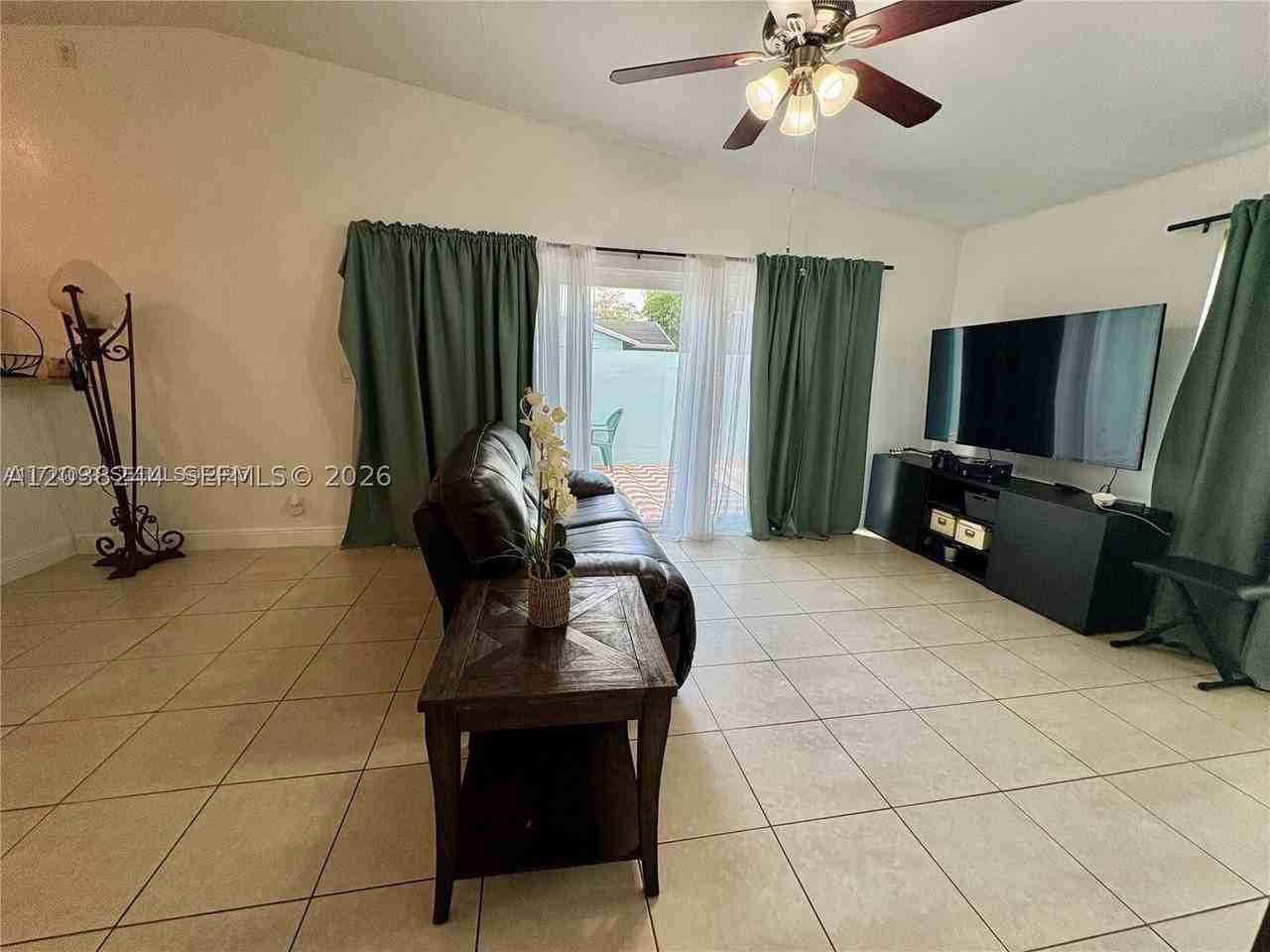 5534 Lakewood Cir S #H - Photo 4 of 16