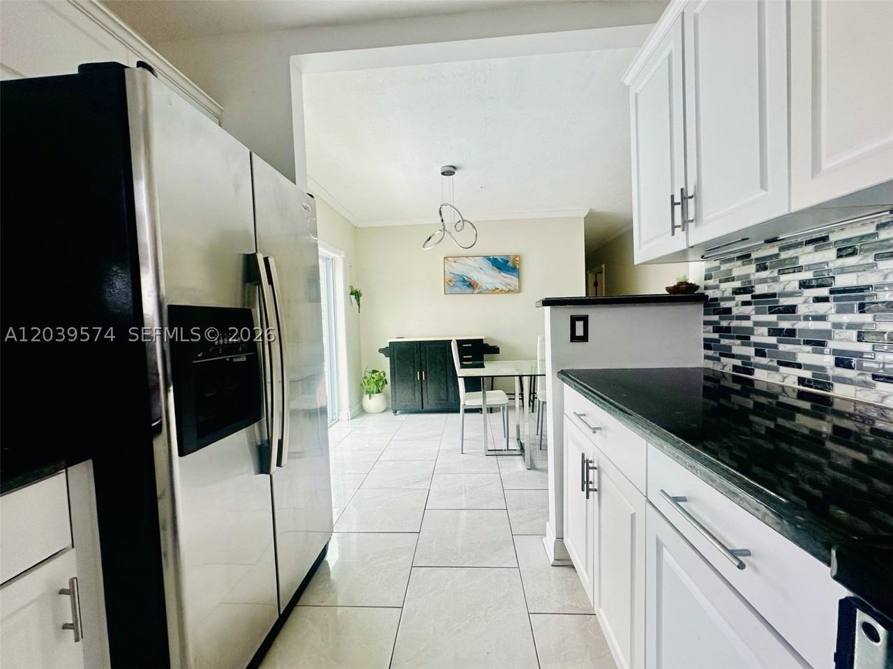 7021 Scott St - Photo 4 of 19