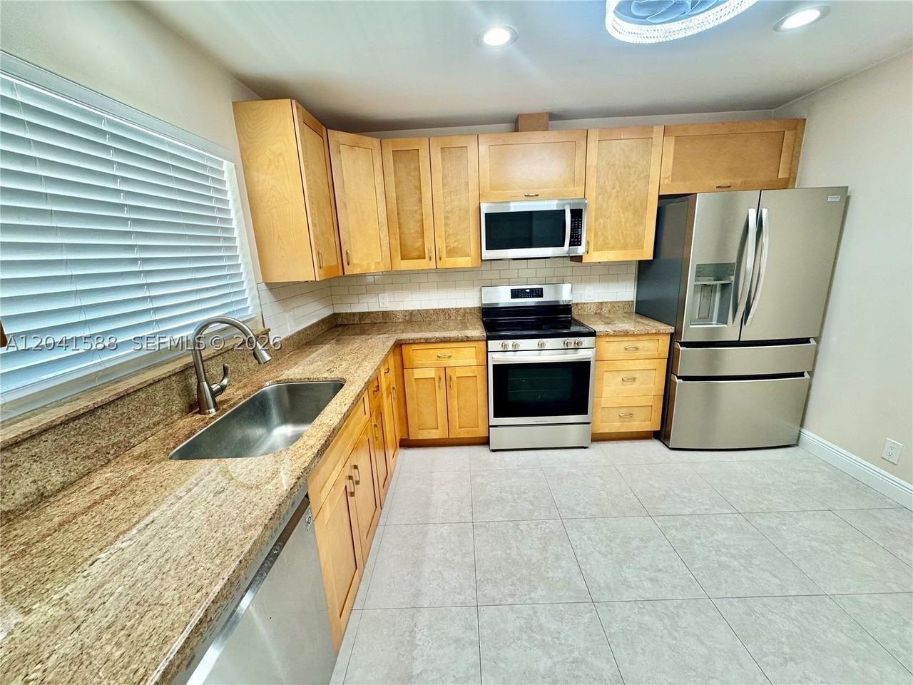 1940 Ne 34th Ct #1950 - Photo 2 of 11