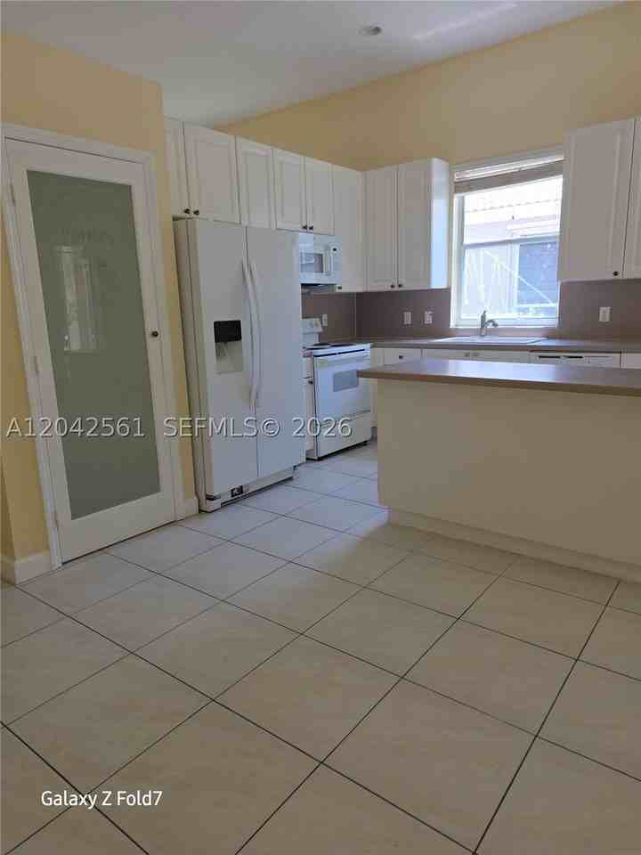 13176 Nw 18th St #13176 - Photo 2 of 2