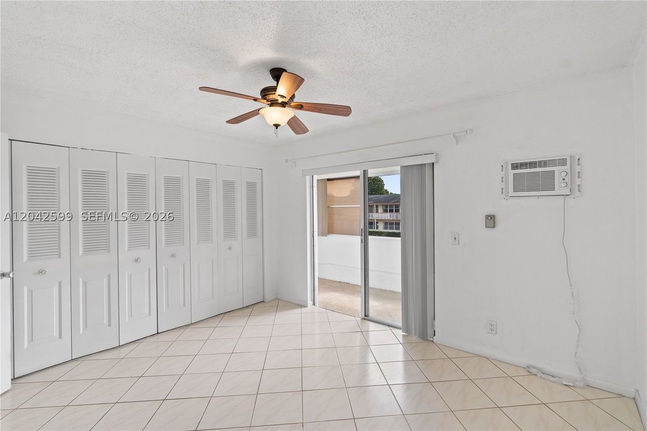 237 Camden J #237 - Photo 3 of 40