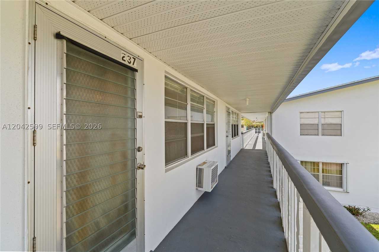 237 Camden J #237 - Photo 7 of 40