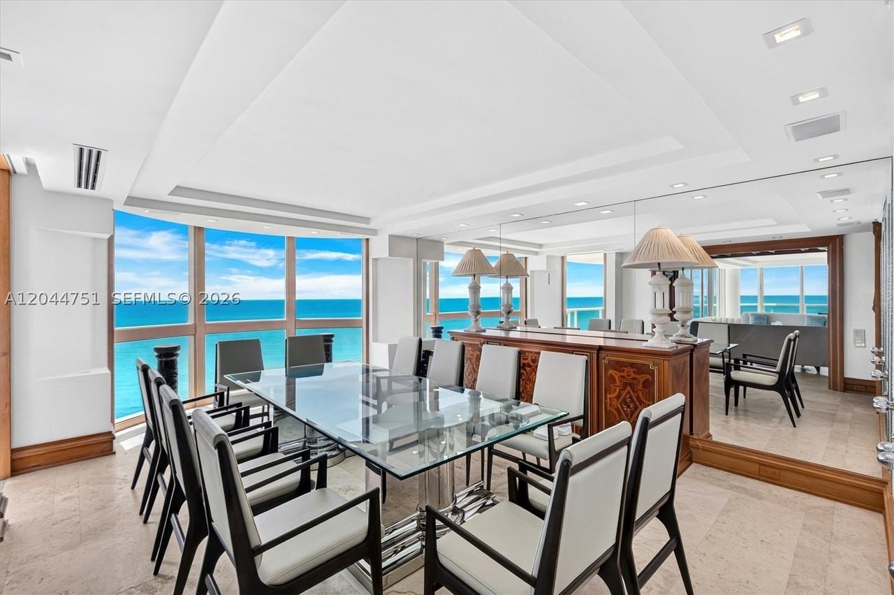 5025 Collins Ave - Photo 4 of 50