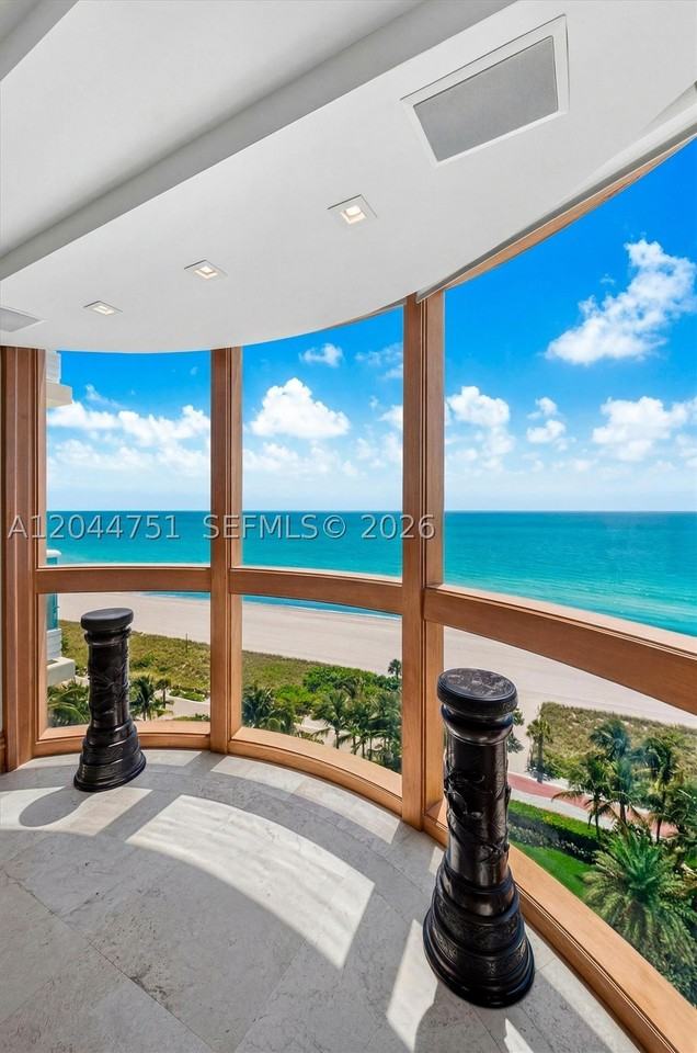 5025 Collins Ave - Photo 7 of 50