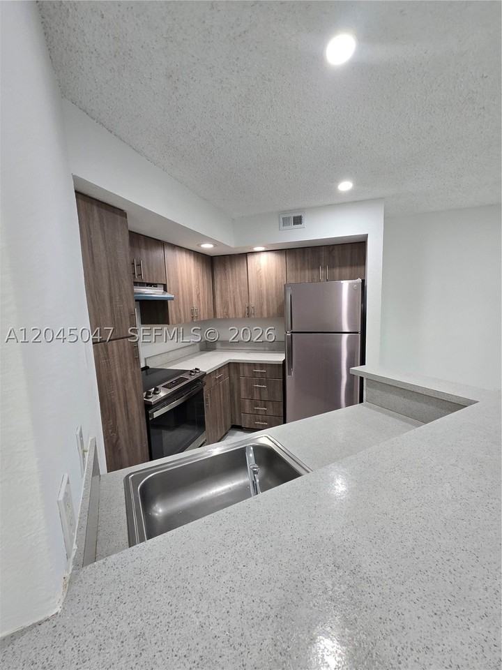 595 Vista Isles Dr #1913 - Photo 3 of 17