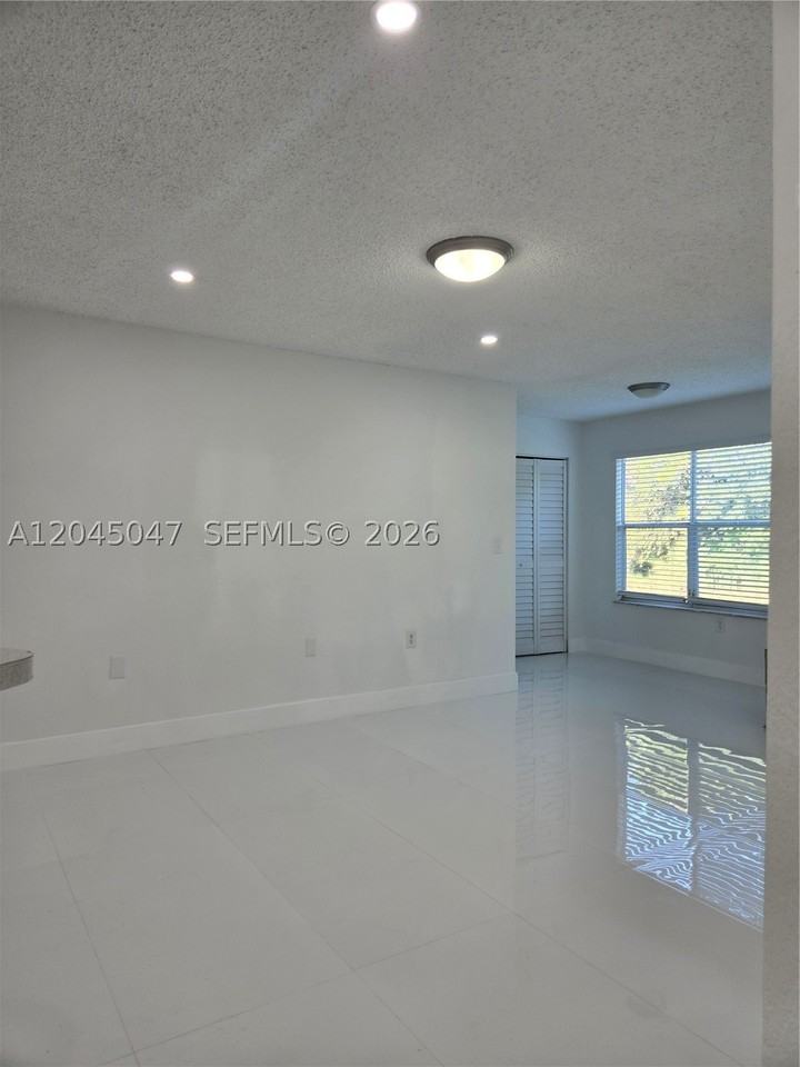 595 Vista Isles Dr #1913 - Photo 5 of 17