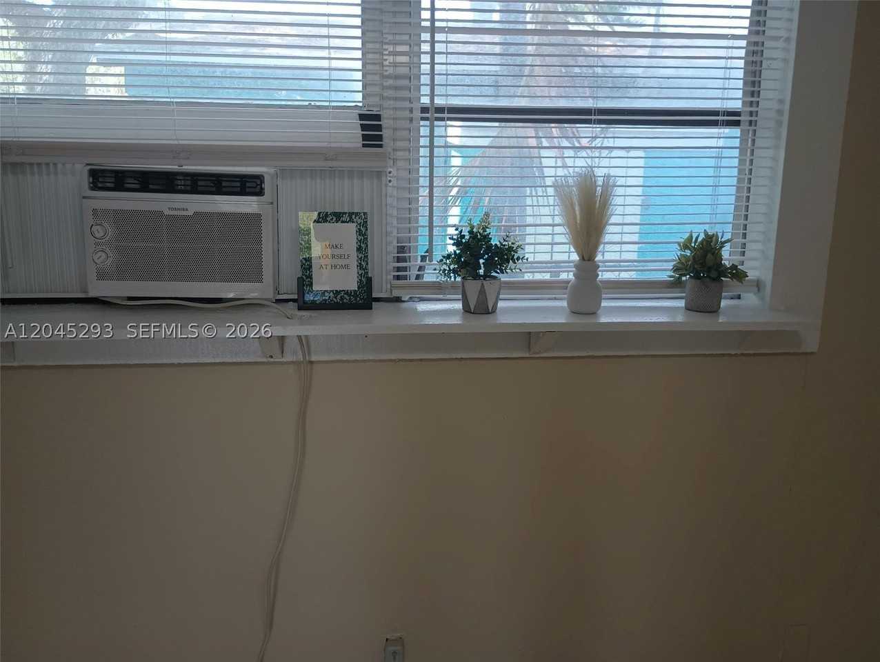 1433 Sw 24th Ct #2 - Photo 5 of 8