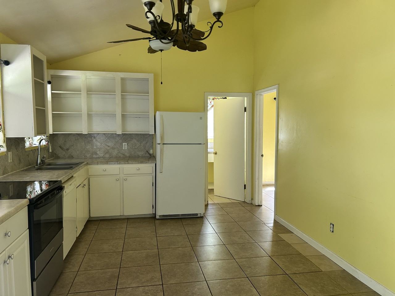 15-2737 Lalakea St #1 - Photo 5 of 11