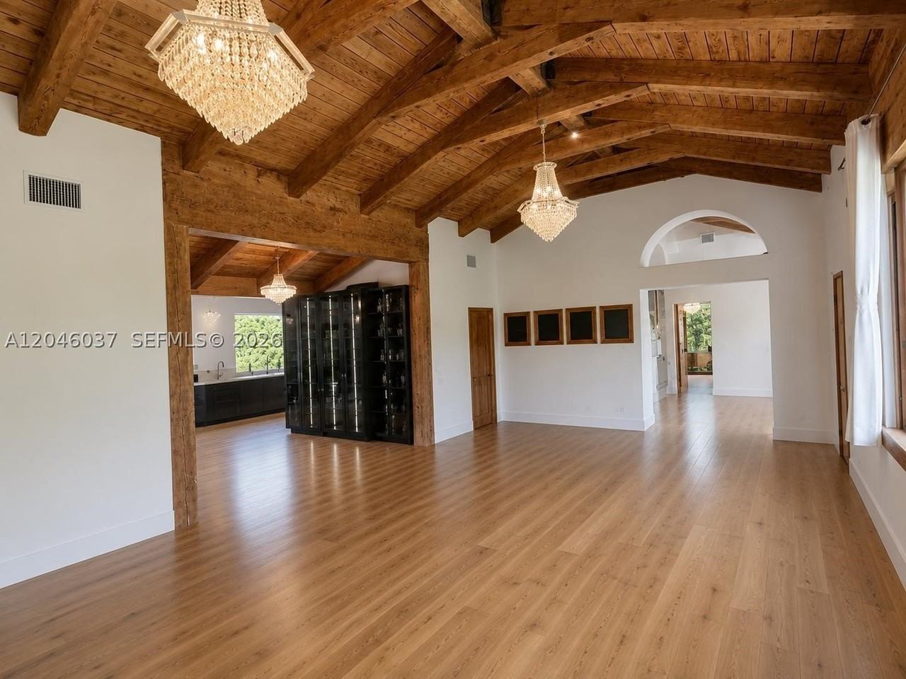 6350 Pinetree Dr - Photo 2 of 13