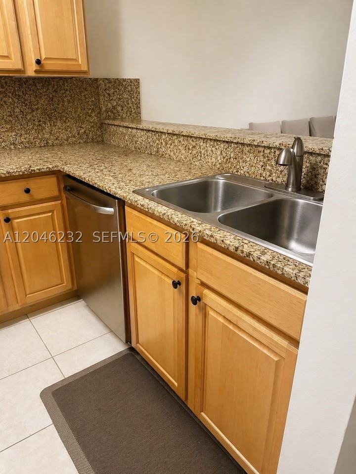 7954 Nw 41st Ct - Photo 5 of 26