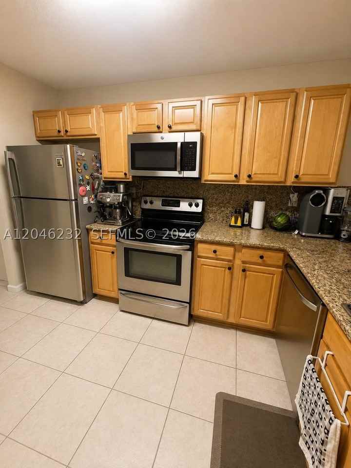 7954 Nw 41st Ct - Photo 6 of 26