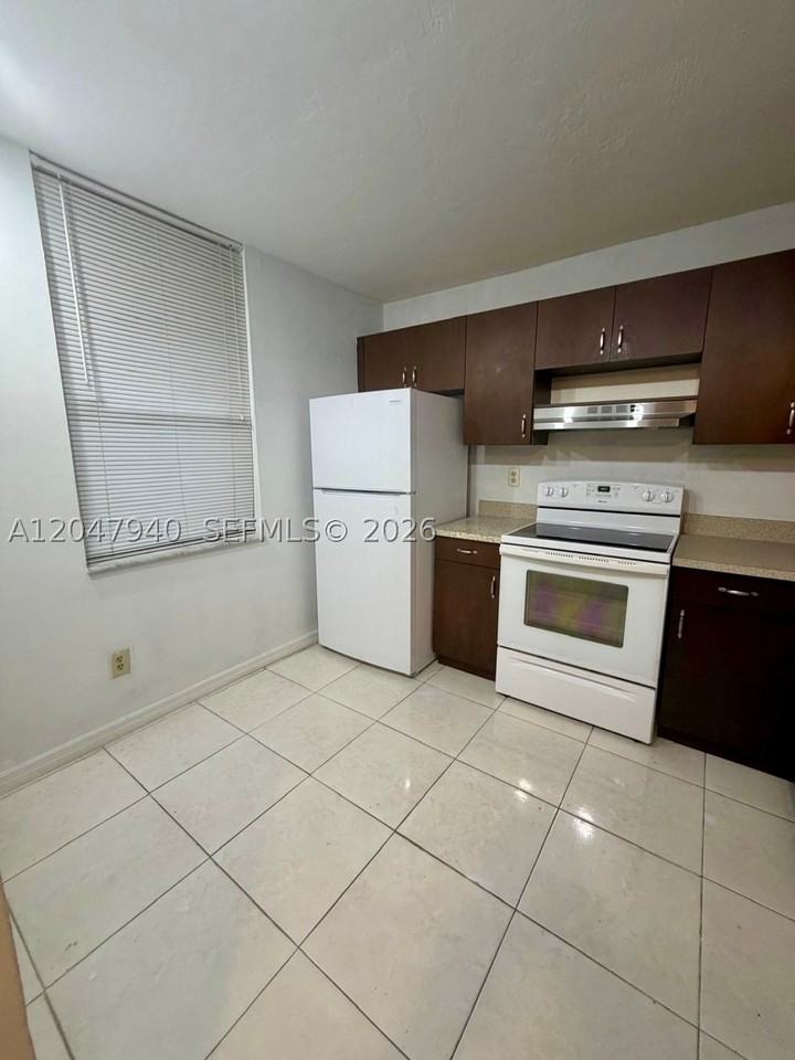 100 Nw 76th Ave #102-2 - Photo 5 of 17