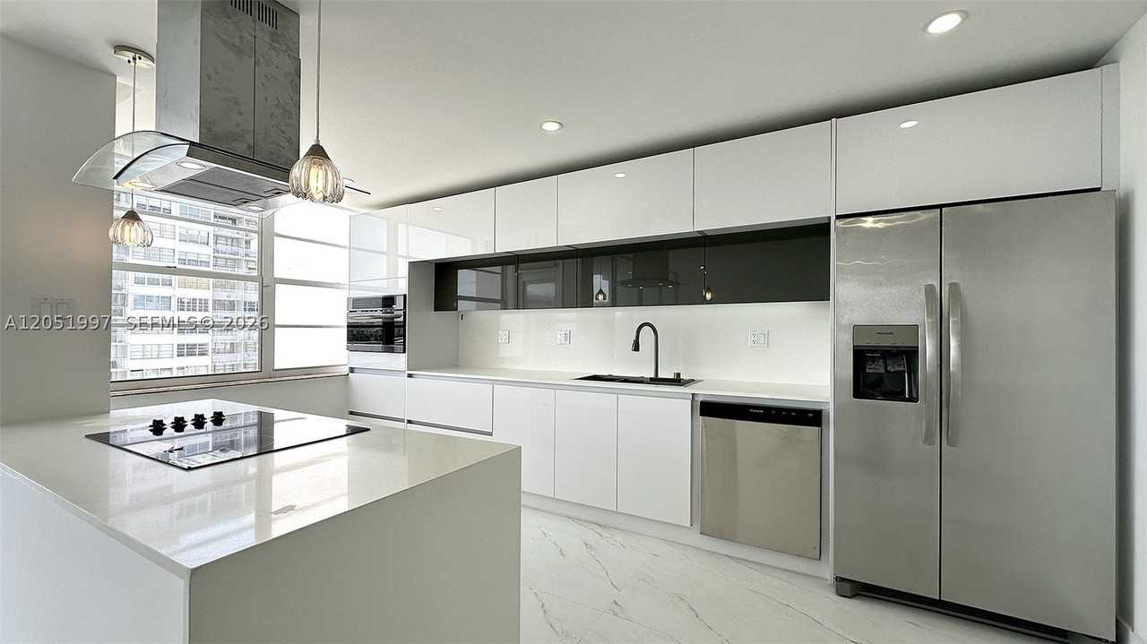 18061 Biscayne Blvd #1204 - Photo 2 of 30