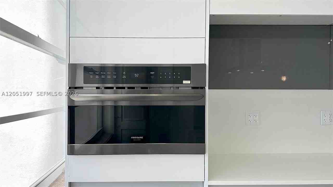 18061 Biscayne Blvd #1204 - Photo 4 of 30