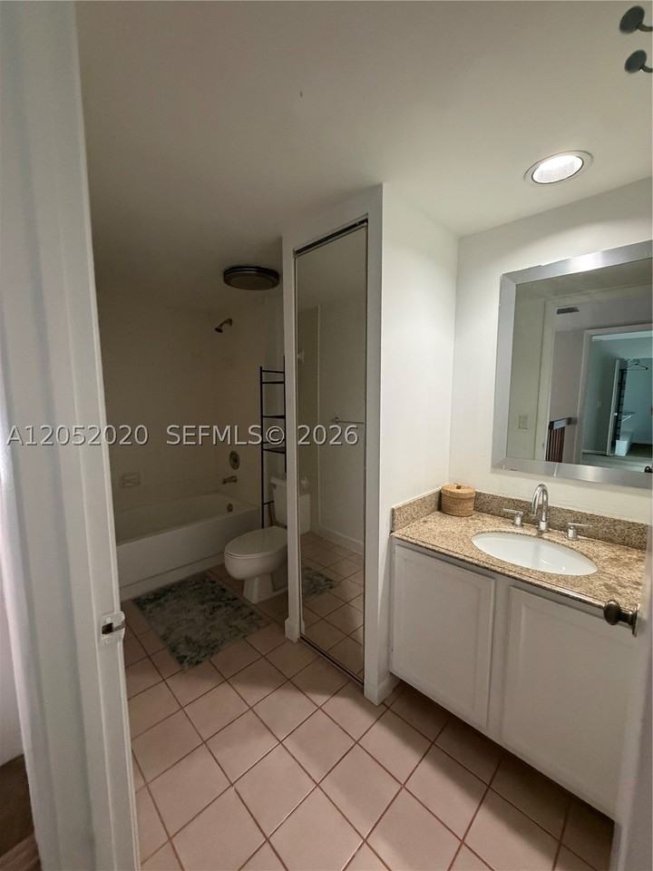 2563 Camelot Ct #2563 - Photo 7 of 10
