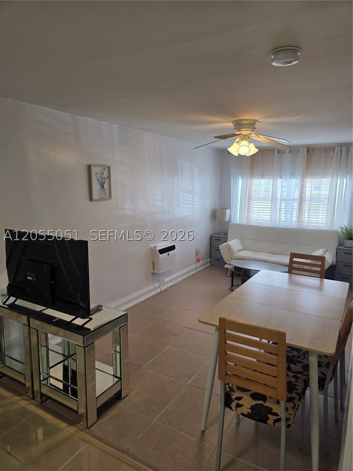 5712 Hollywood Blvd #1 - Photo 4 of 10
