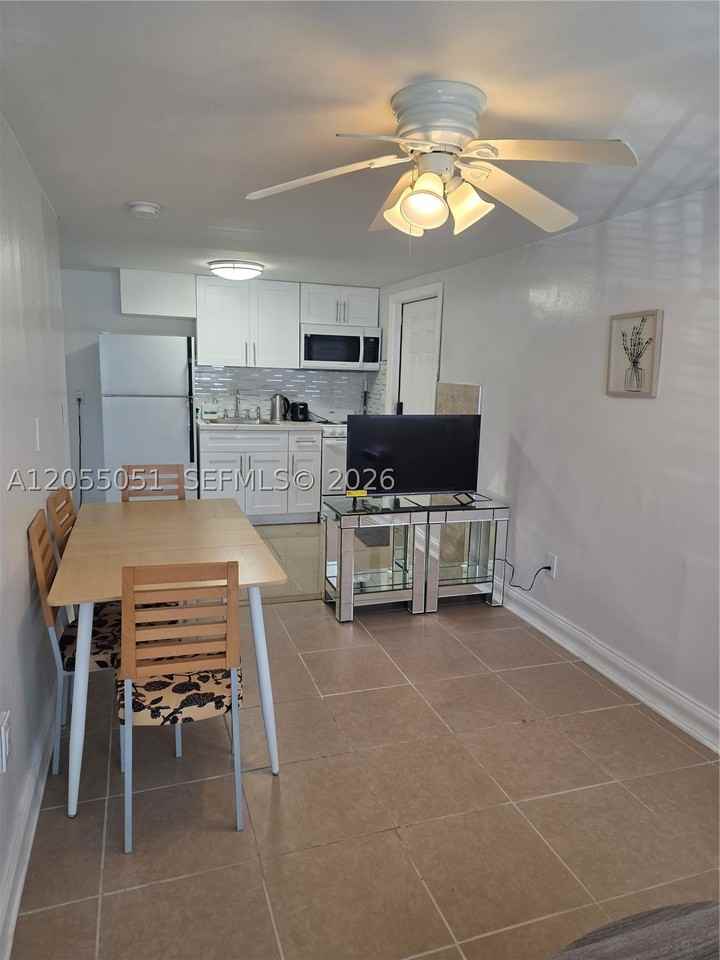 5712 Hollywood Blvd #1 - Photo 5 of 10