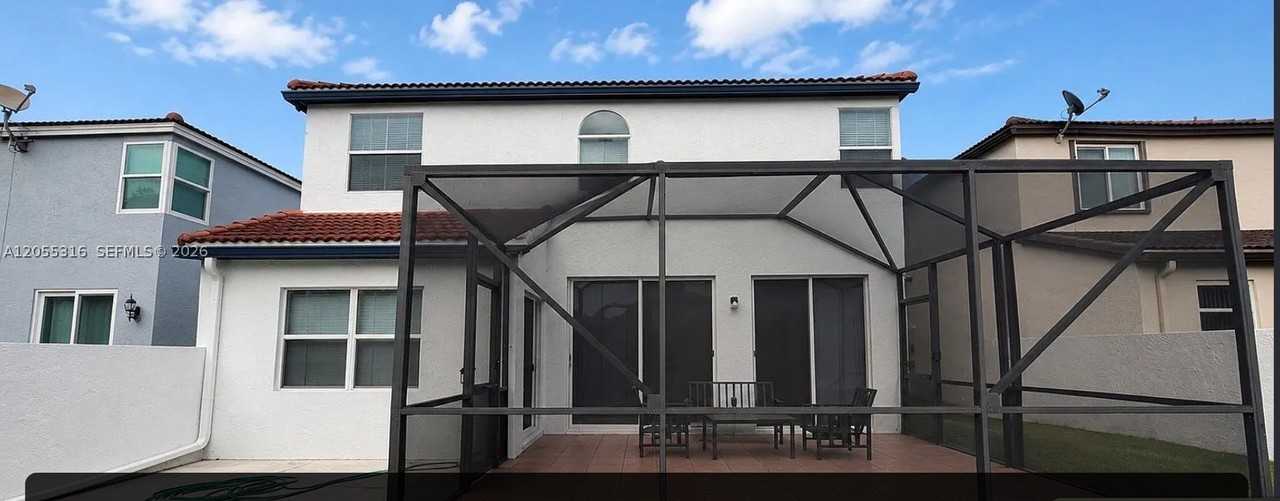 110 Nw 117th Ave - Photo 4 of 34