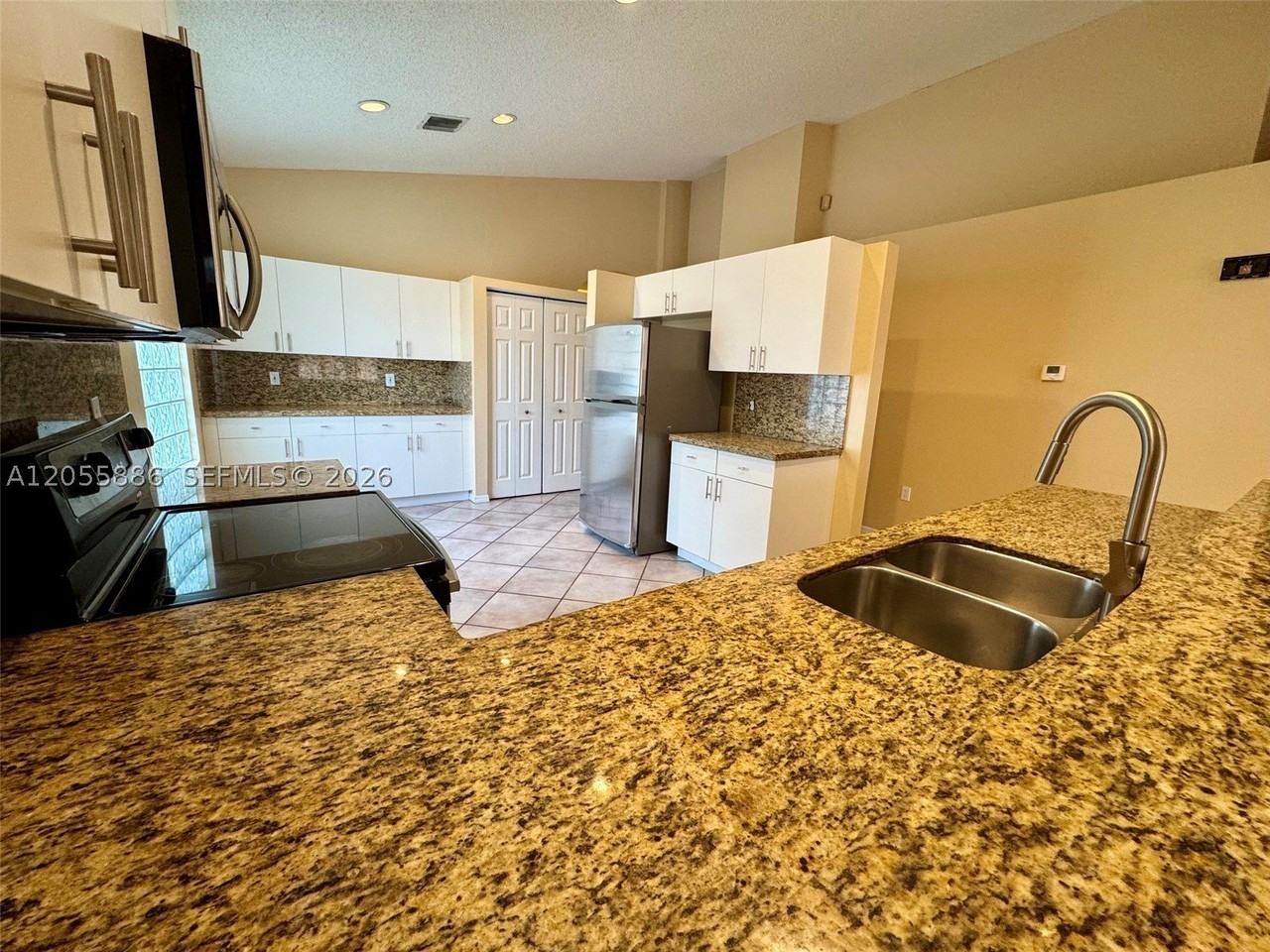 3393 Sw 180th Way #0 - Photo 4 of 21