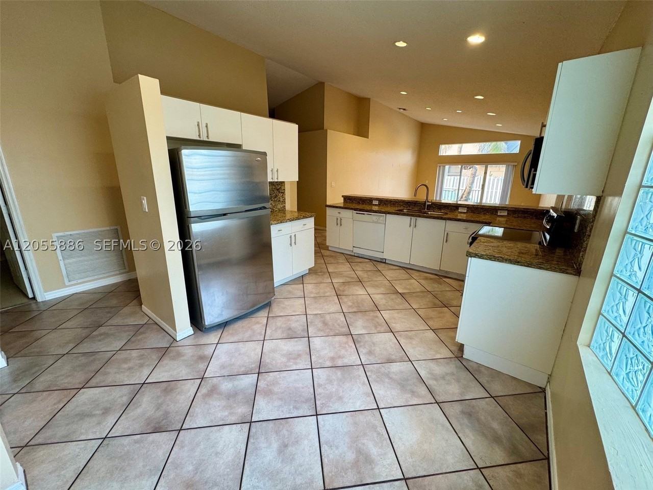 3393 Sw 180th Way #0 - Photo 5 of 21