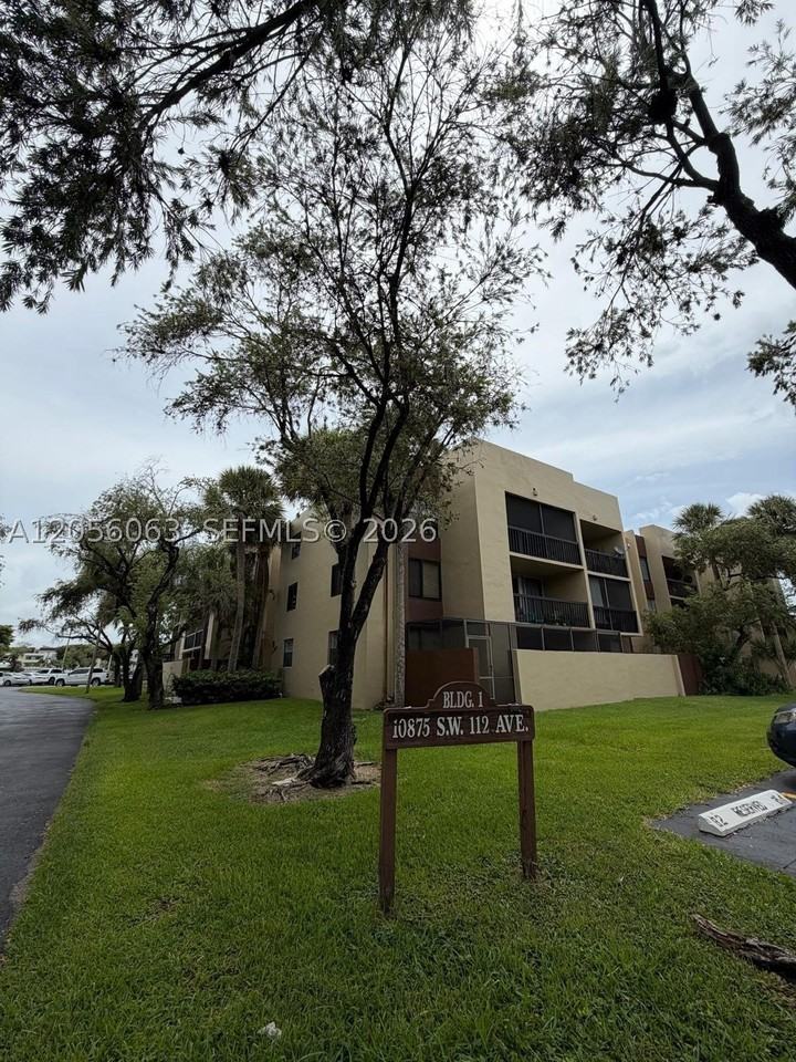 10875 Sw 112th Ave #303