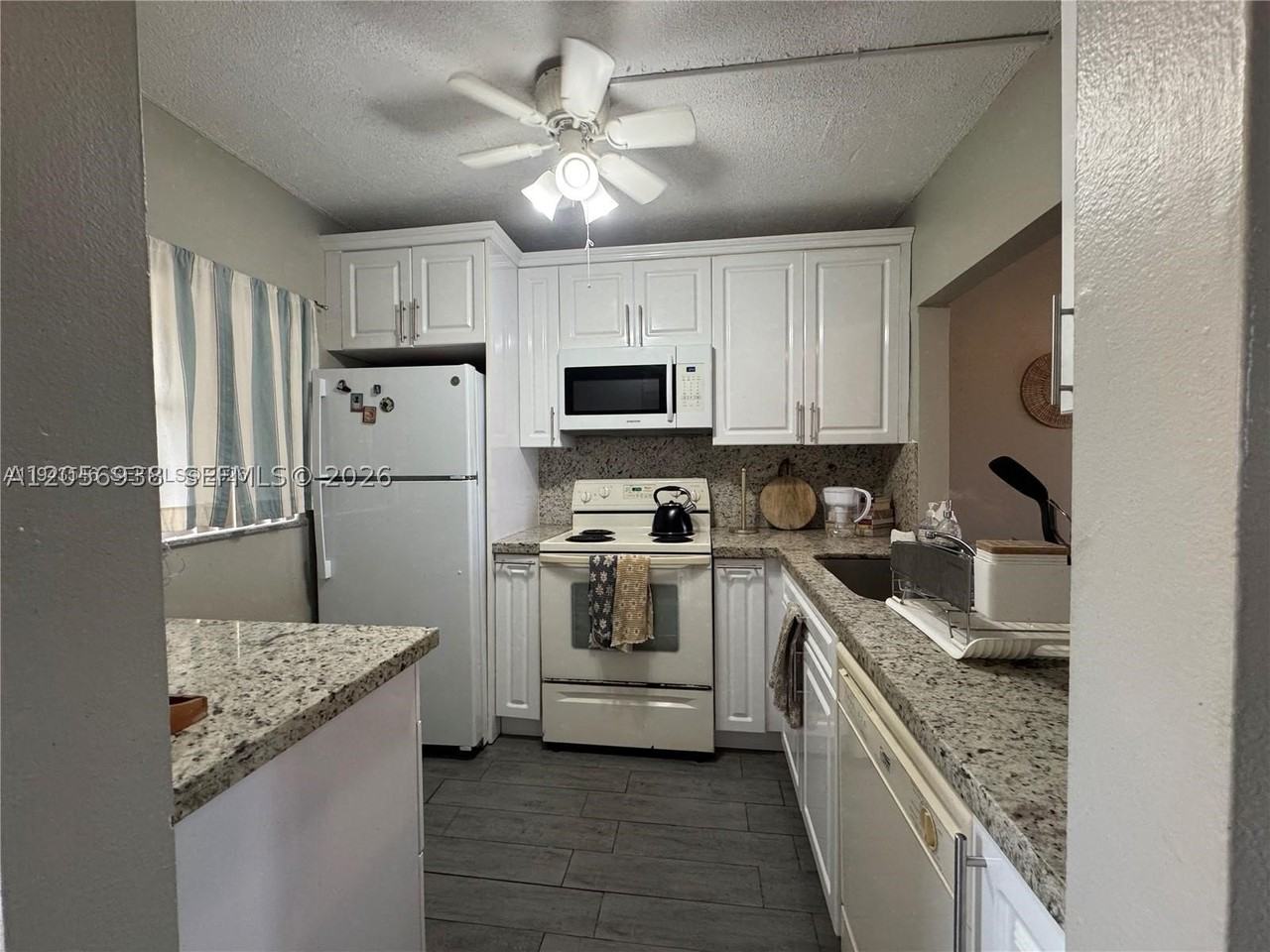 9450 Poinciana Pl #405 - Photo 5 of 18
